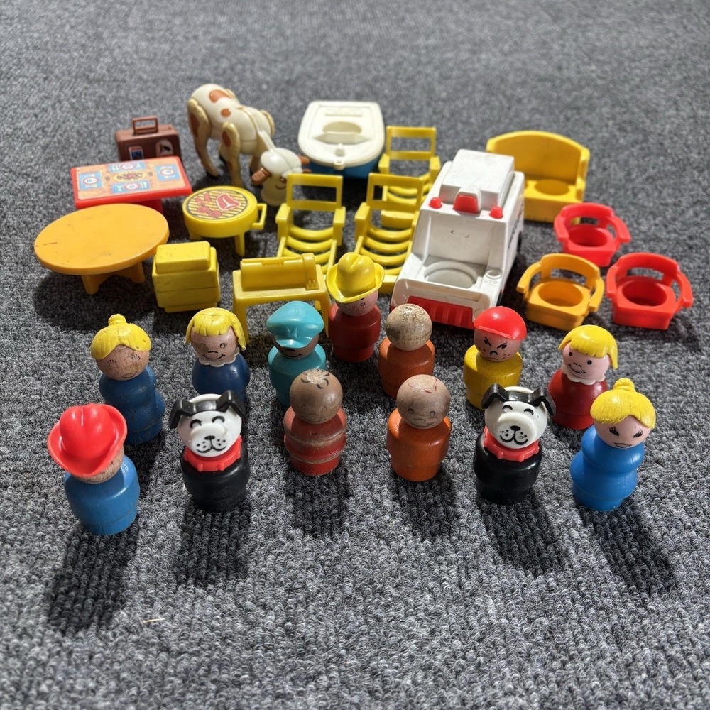 Vintage Lot Of Fisher Price 1970s Wood / Plastic Little People Figures & Extras